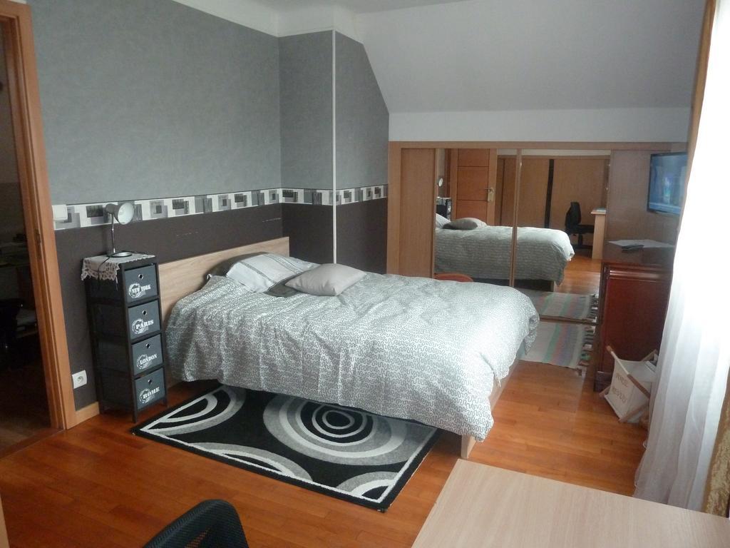 Chambre Coquette Hotell Aulnay-sous-Bois Rom bilde